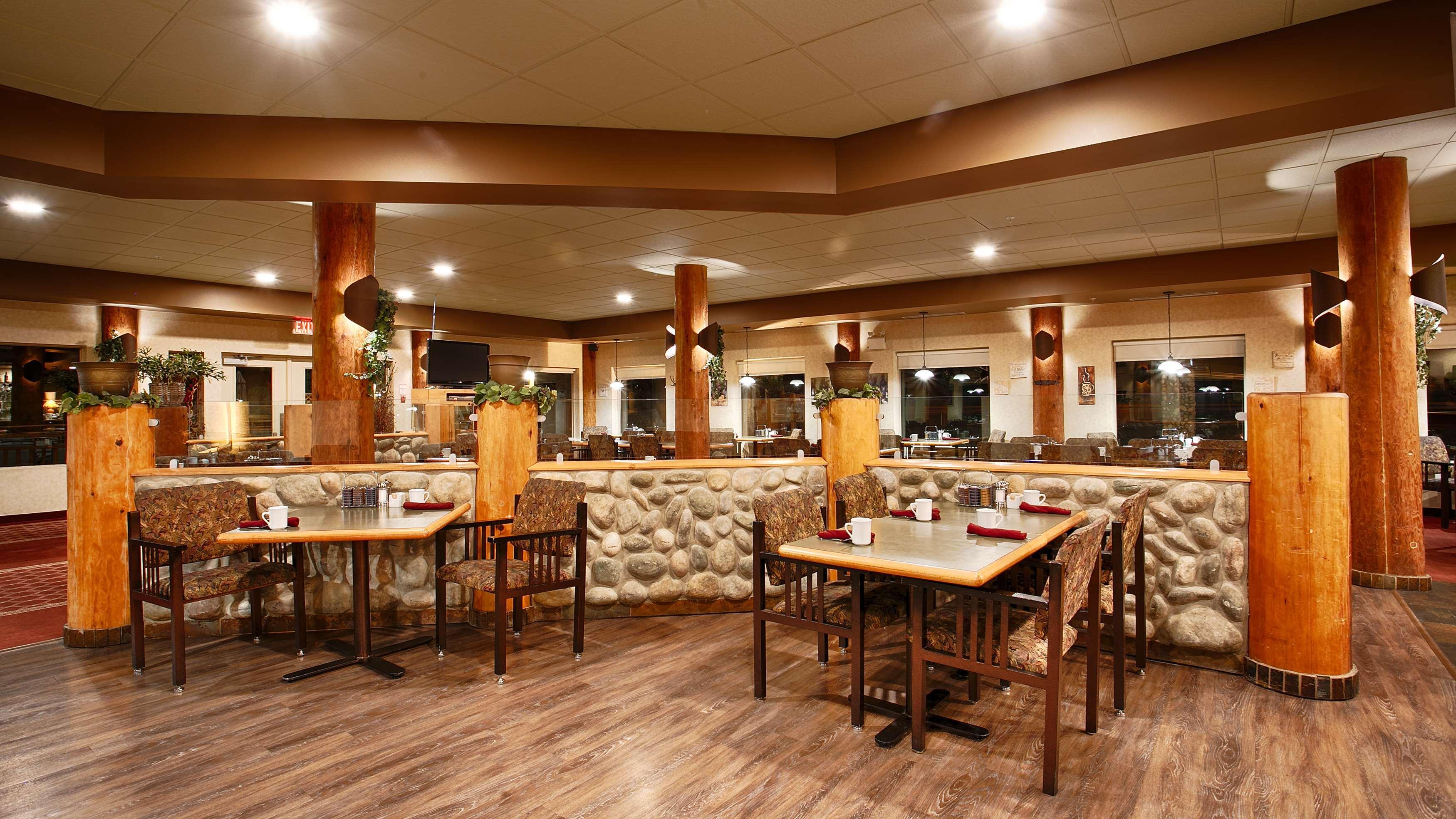 Best Western Plus Valemount Inn & Suites Екстериор снимка