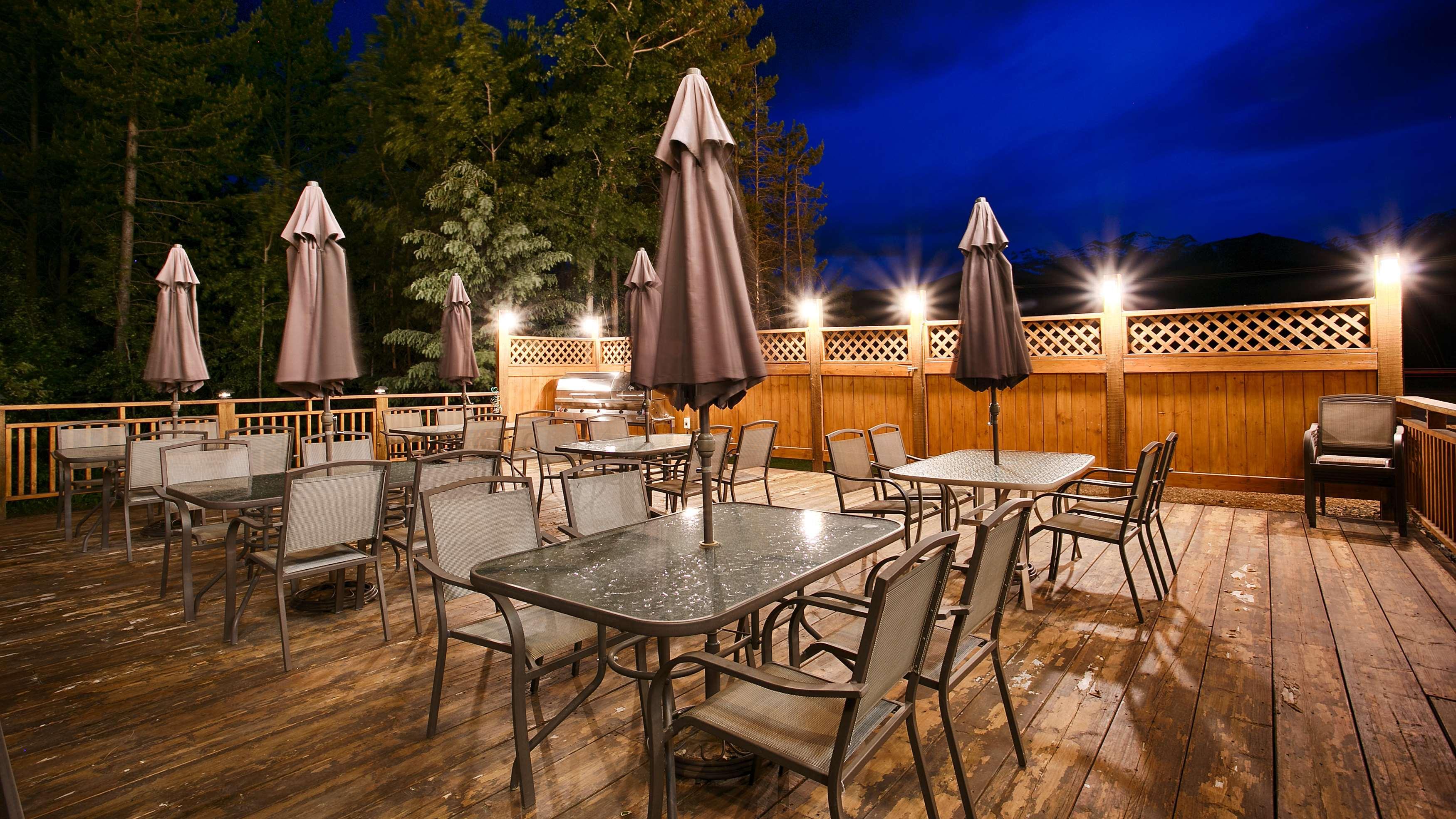 Best Western Plus Valemount Inn & Suites Екстериор снимка