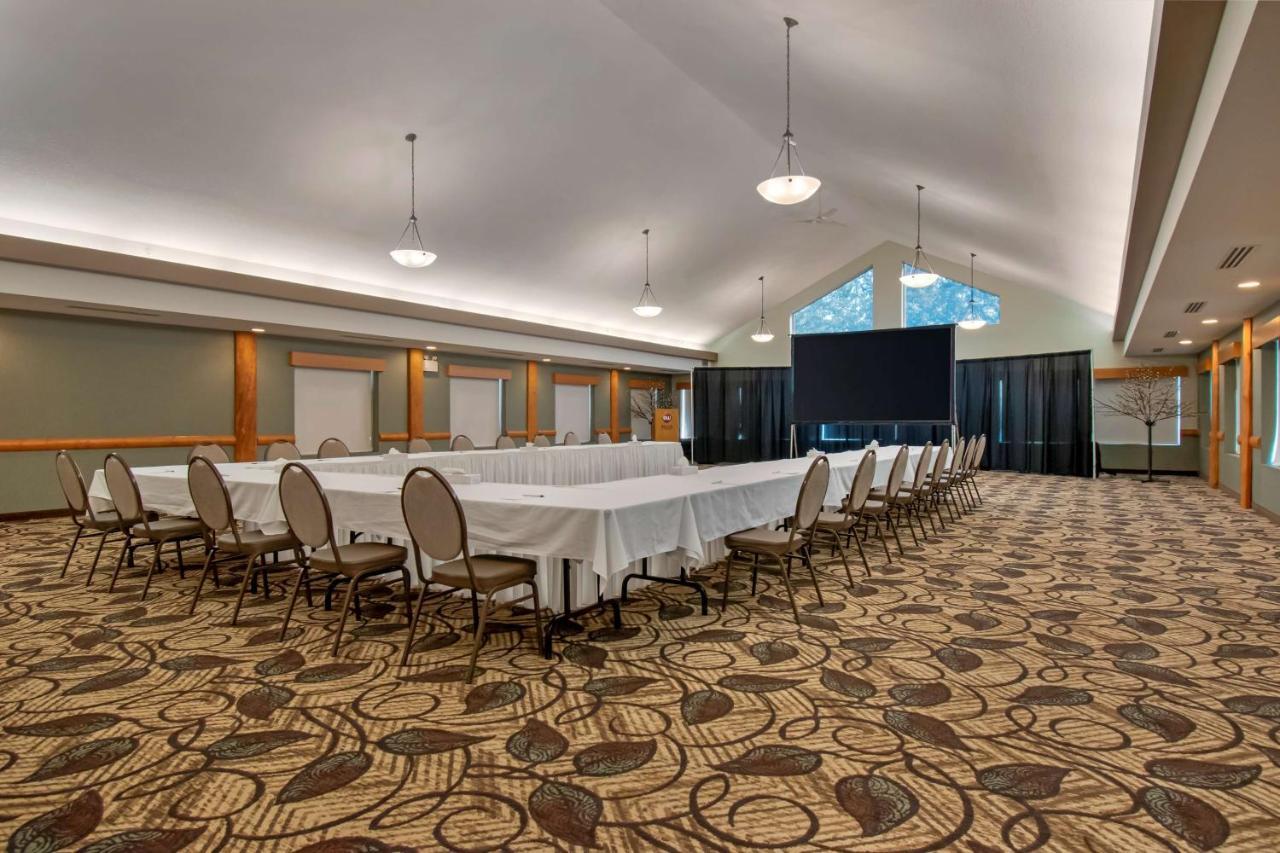 Best Western Plus Valemount Inn & Suites Екстериор снимка