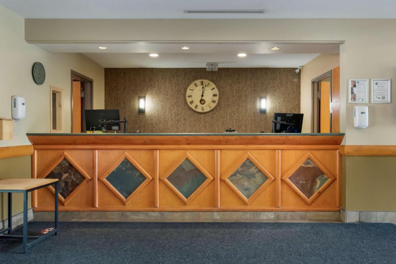 Best Western Plus Valemount Inn & Suites Екстериор снимка