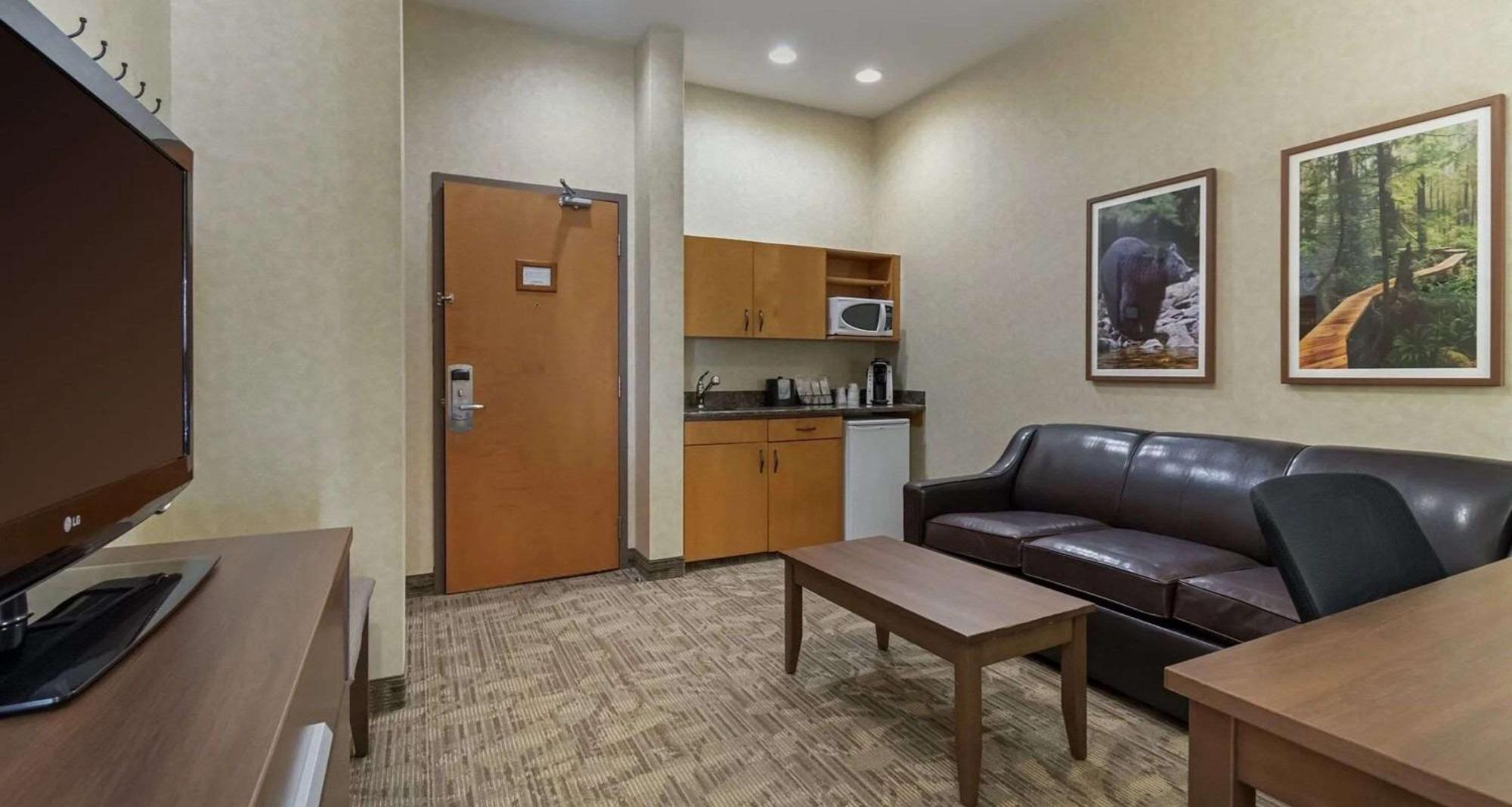 Best Western Plus Valemount Inn & Suites Екстериор снимка